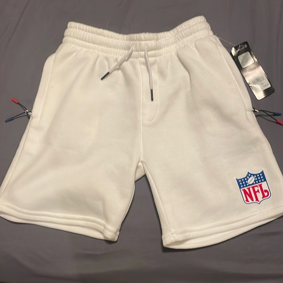 NFL Other - NFL trainer short NWT boys medium